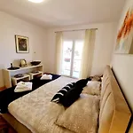 Sing Apartment