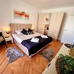 Sing Apartment