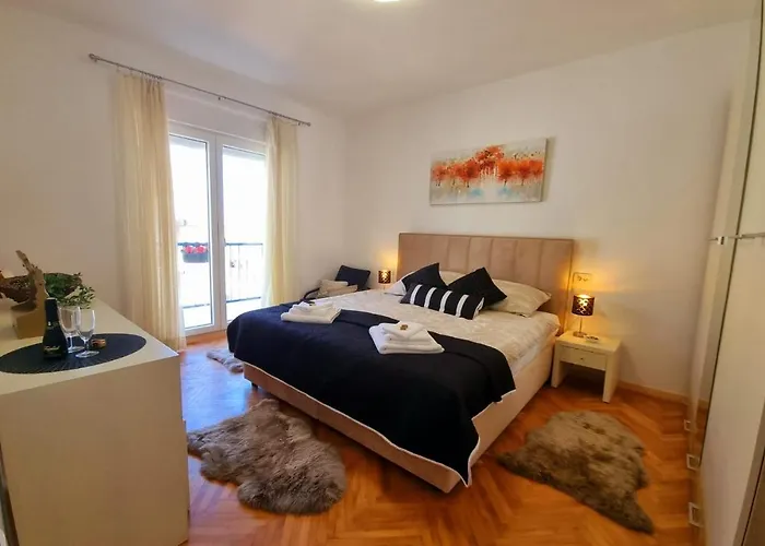 Sing Apartment